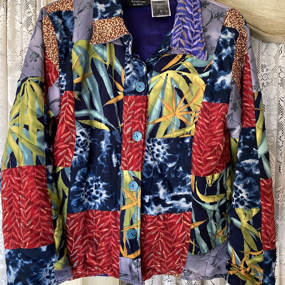 Colorful long-sleeve jacket. Super condition.